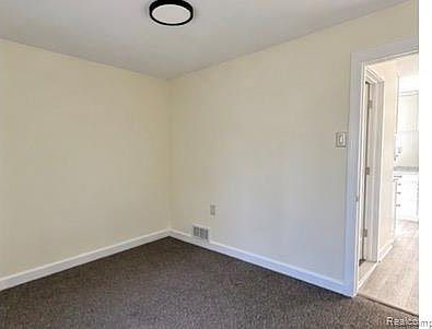 21210 Berg Rd, photo 11