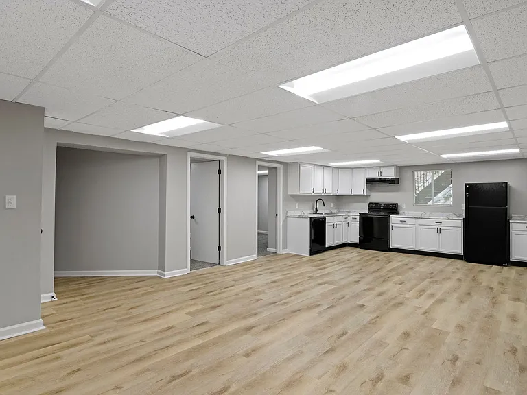 The Riverside Apartment Homes — Photo 24