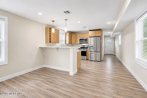 152 Center Ave Photo 1