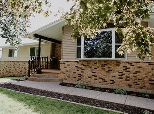 931 S Spring St, Geneseo, IL 61254