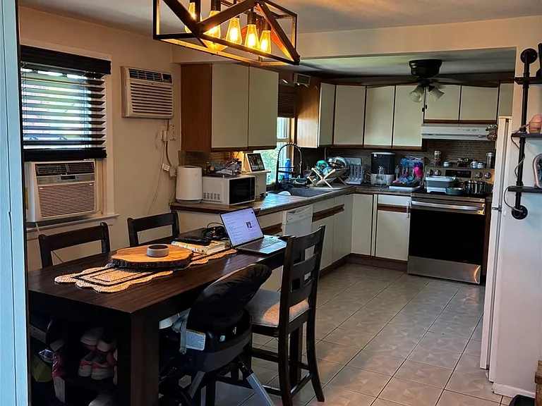 244 Doris Ave — Photo 4