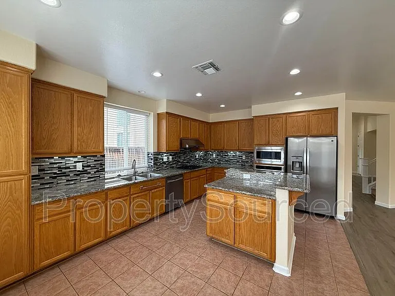 1830 Persimmon Way — Photo 11