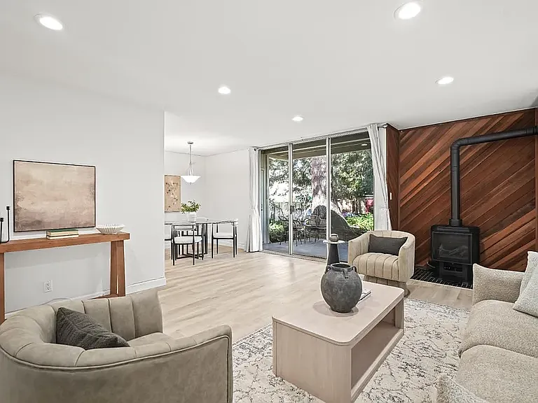 505 Cypress Point Dr #186 — Photo 3