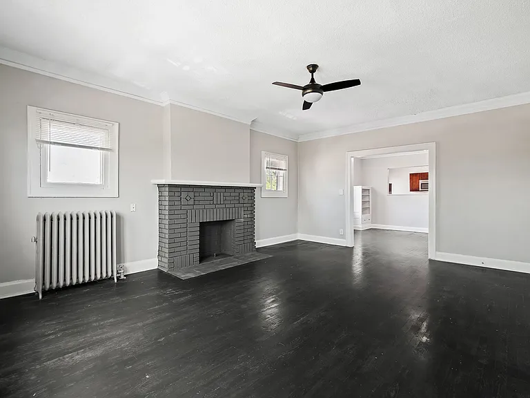 Maycourt Apartments — Photo 7
