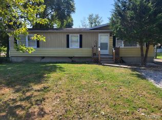 4940 Redwood Ln, Granite City, IL 62040