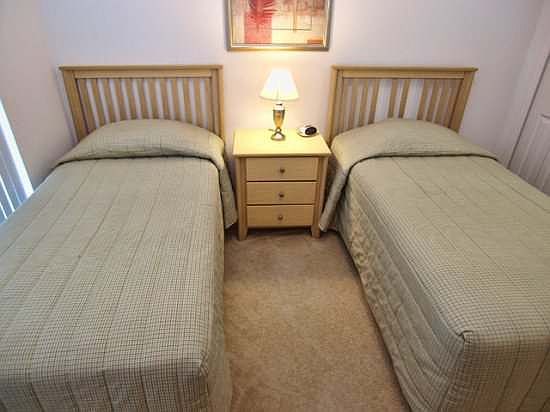 HG4P240K-Twin-Bedroom