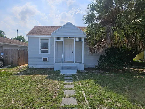 611 N Broadway Photo 1