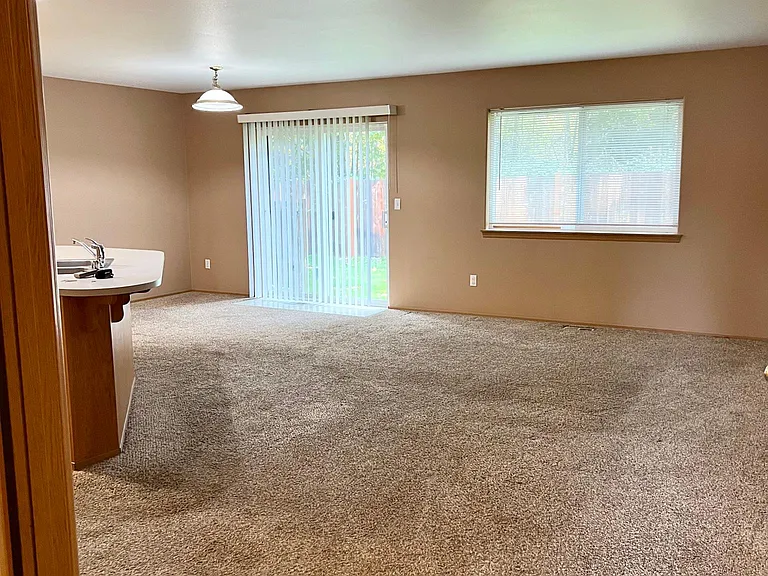 Entrance into living room