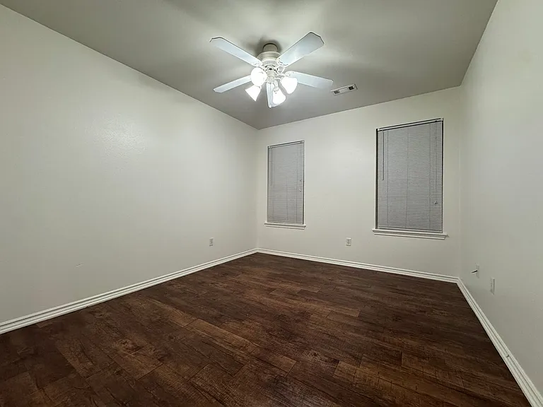 1584 N Willowbrook Dr — Photo 12