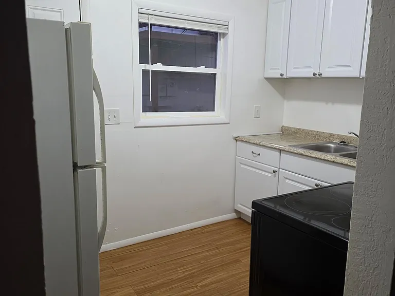 320 S 9th St #3 — Photo 5