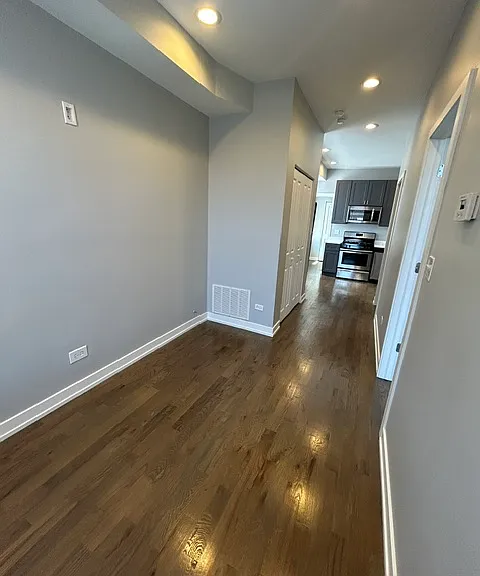 3210 S May St #2F — Photo 11
