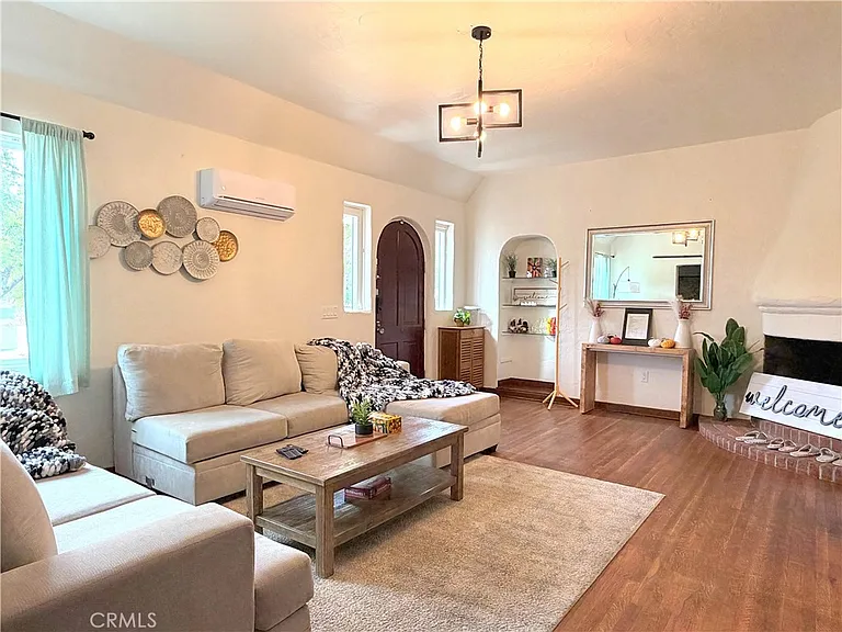 522 Westminster Ave #A — Photo 3