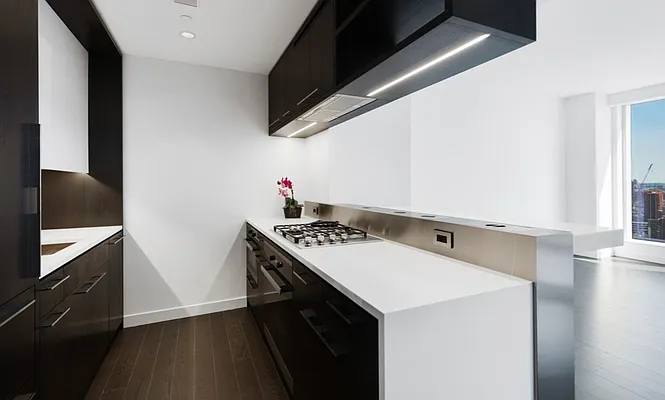 Rented by Batra Group Inc | media 22
