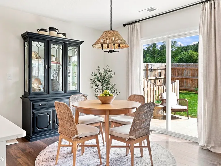 1041 Persimmon Ln — Photo 10