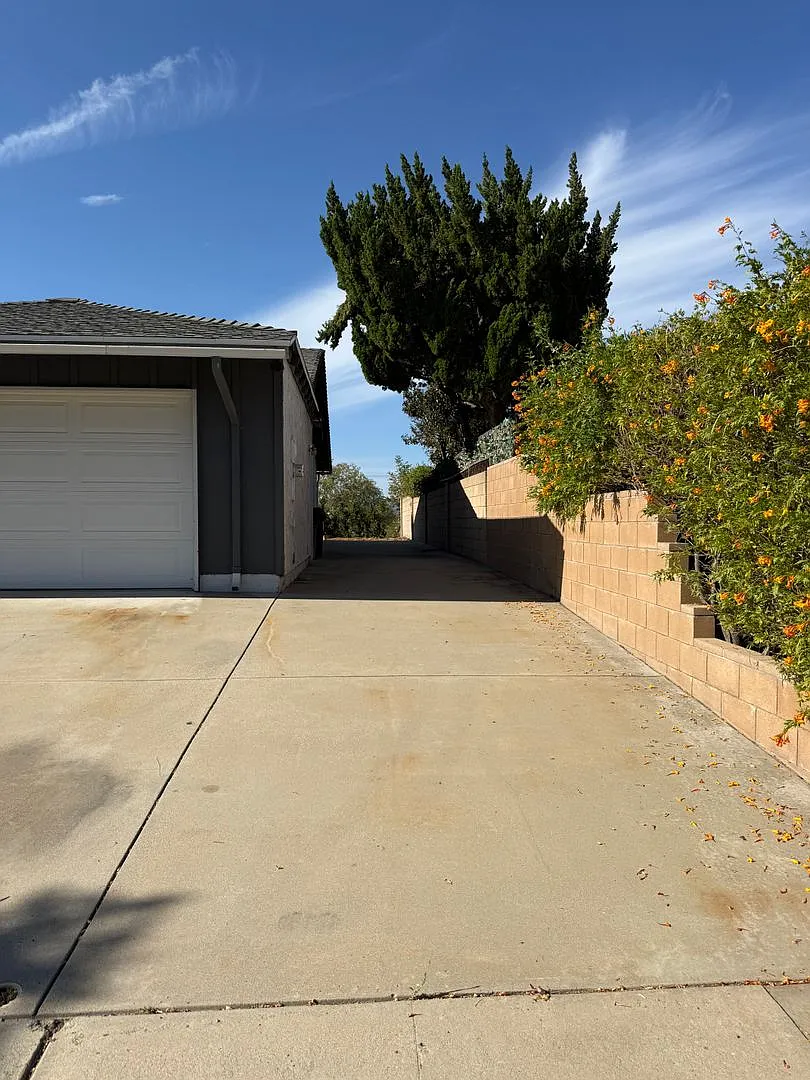4 bed, 2 bath single story home with RV access — Photo 2