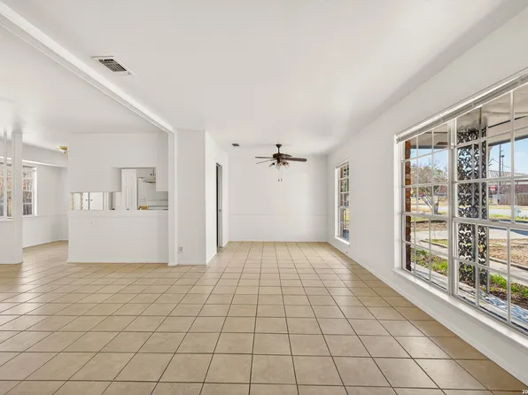 5958 Midcrown, San Antonio, TX 78218