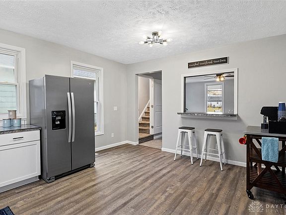 4th image of 154 W Light St