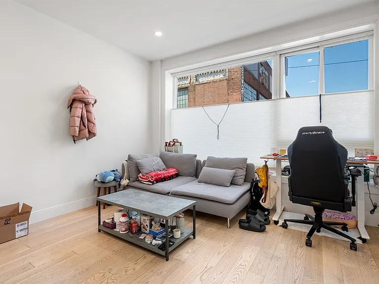71 Border St #2 — Photo 5