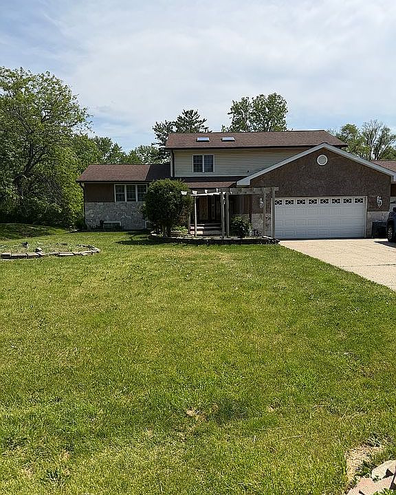 1st image of 3035 Lookout Dr