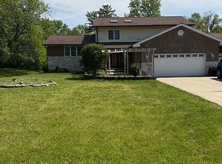 3035 Lookout Dr, Rockford, IL 61109