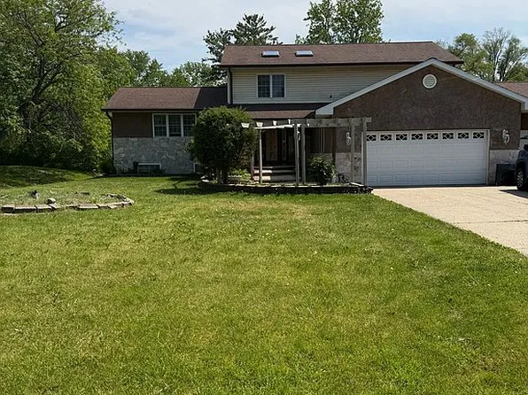 3035 Lookout Dr, Rockford, IL 61109