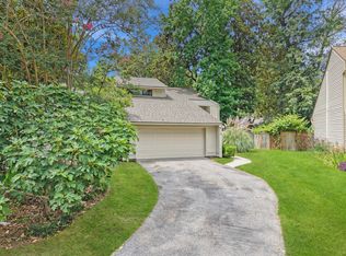 10 Stallion Ct, Charleston, SC 29407
