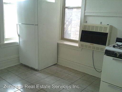 2nd image of 3201 W Armitage Ave