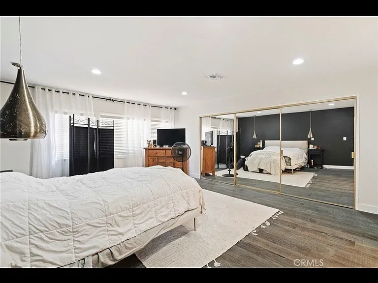 23003 Mariano St — Photo 8