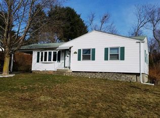 18 Knollwood Cir, Holyoke, MA 01040