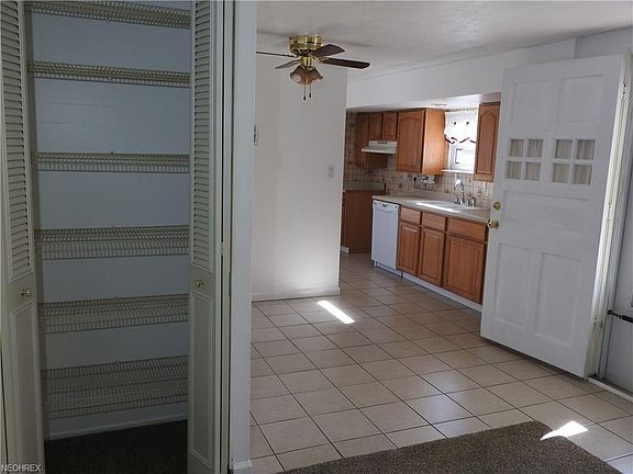4th image of 6511 Sandfield Dr