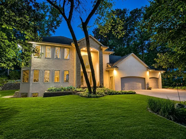419 Brandywine Dr, Burnsville, MN 55337