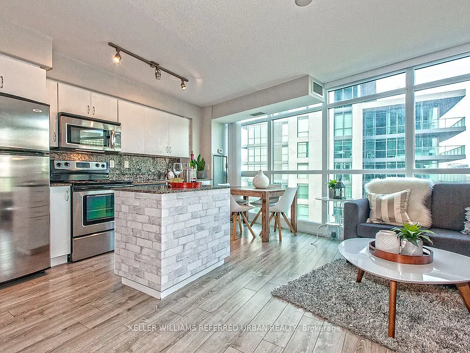 215 Fort York Blvd #1411