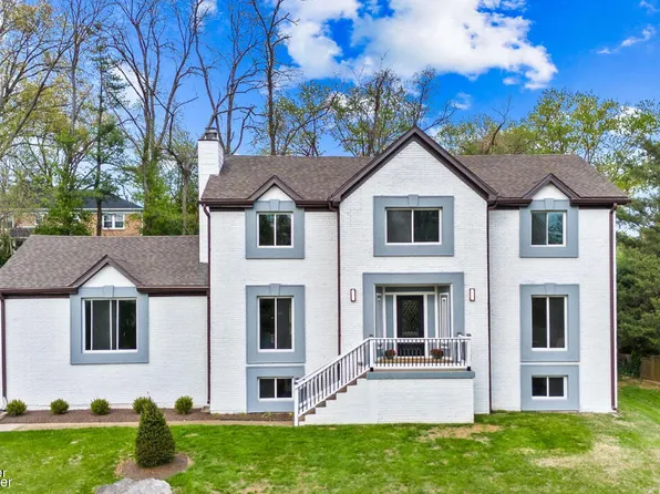 5515 Hempstead Rd, Indian Hills, KY 40207
