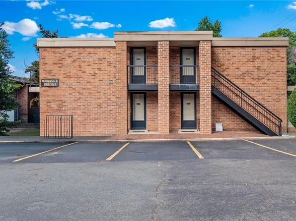 1805 S Hawthorne Rd, Winston Salem, NC 27103