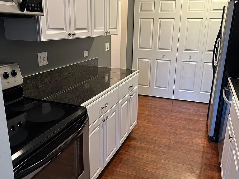 2424 E Oakton St #2C — Photo 3