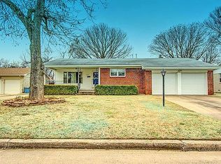 5330 S Columbia Pl, Tulsa, OK 74105