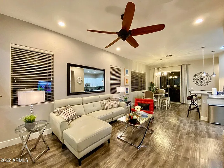 2042 W Periwinkle Way — Photo 5