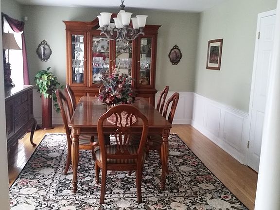 5th image of 34 Carriage Ln