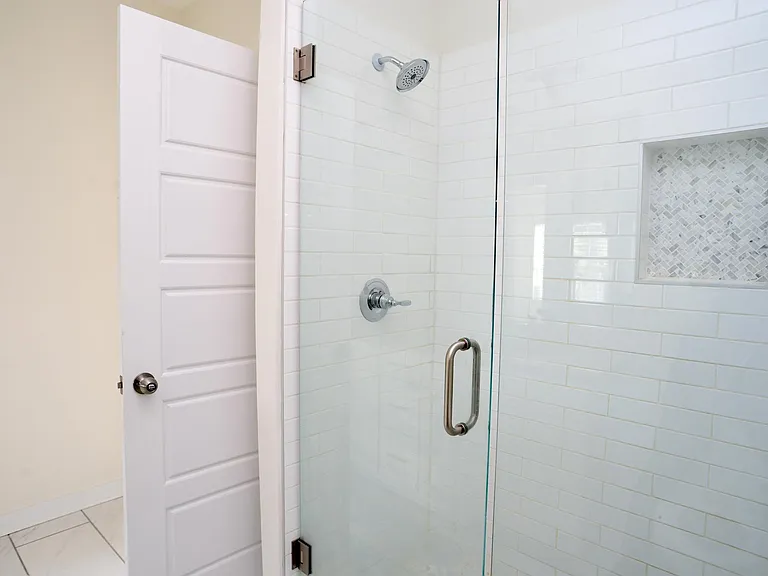 2008 Ocean Dr NW #2008 — Photo 11