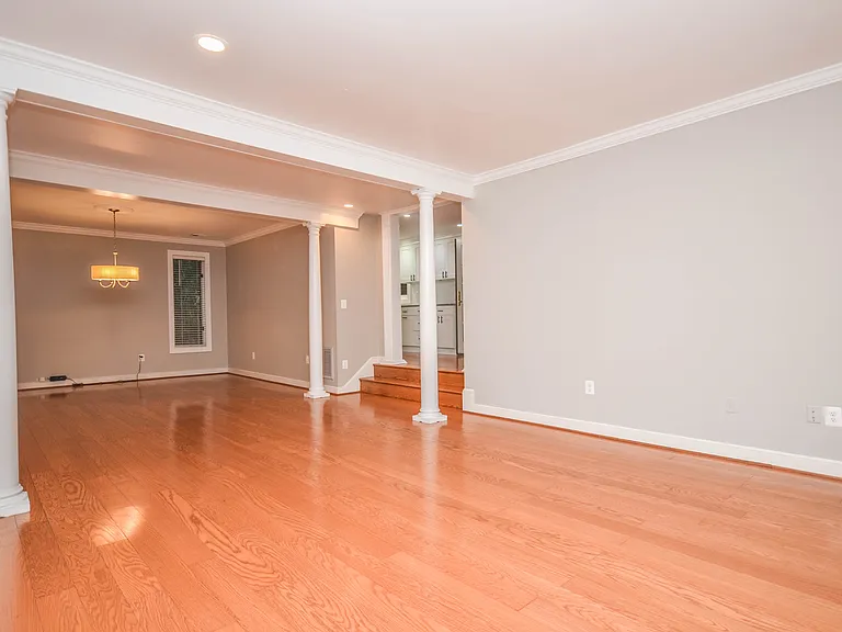 9108 Weant Dr — Photo 5