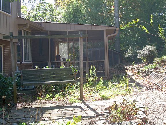 5th image of 407 Willowbrook Ct SE