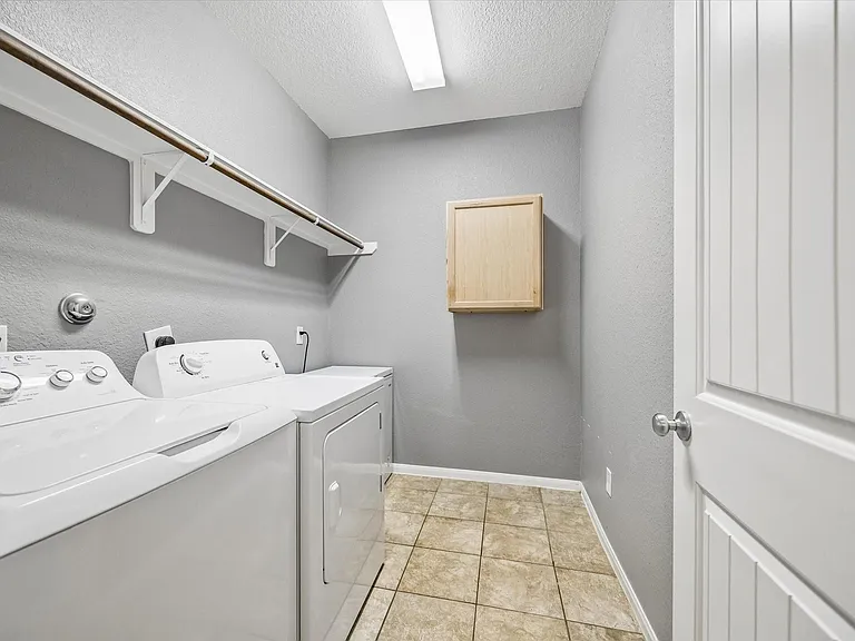 4419 Convento Dr — Photo 27
