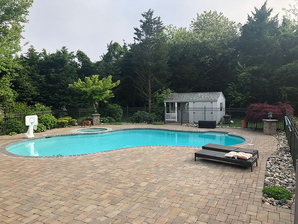 2nd image of 27 Crestview Dr