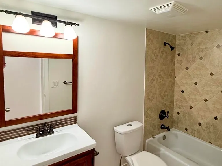 875 NW 13th St #405 — Photo 15