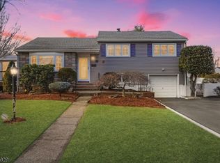 715 Bush Pl, Paramus Boro, NJ 07652