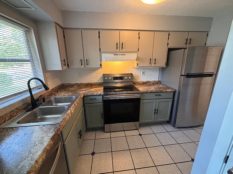 201 Deltona Blvd — Photo 12