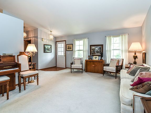 5th image of 884 Crossland Ct