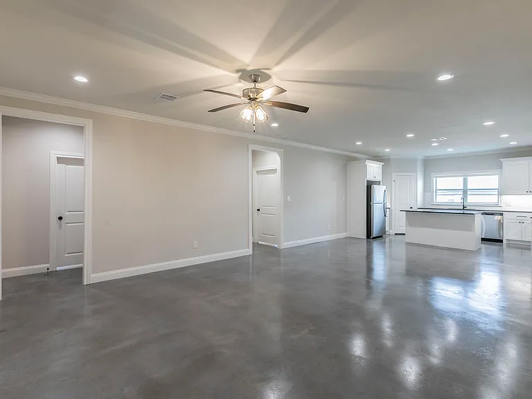704 Wind Sail Ct — Photo 3