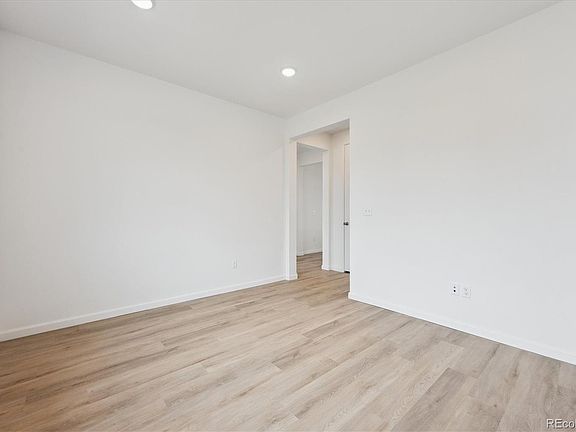 4th image of 24780 E 39th Avenue
