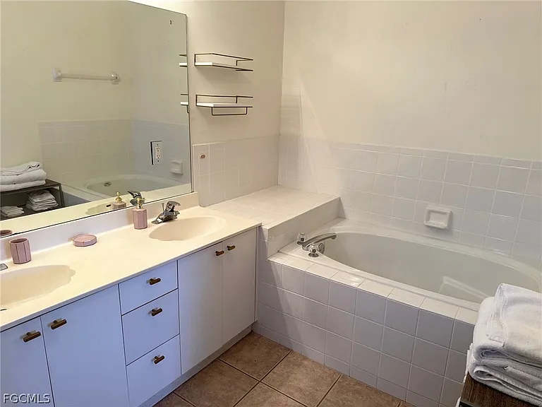 675 Luisa Ln #825 — Photo 17